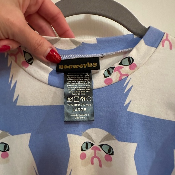 Nooworks Blue and White Grumpy Cat Puff-sleeve Tee Sz L 😻😻😻NWOT Limited Edition - Picture 2 of 6